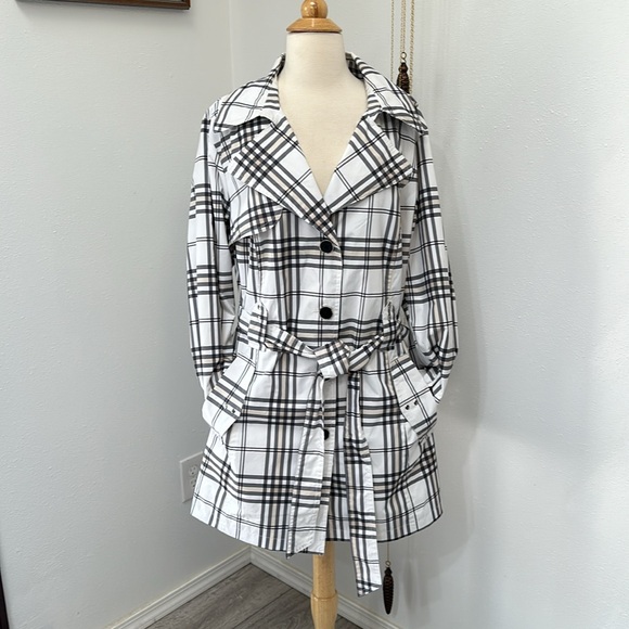 Dress Barn Rain Jacket 🧥 - Picture 5 of 10